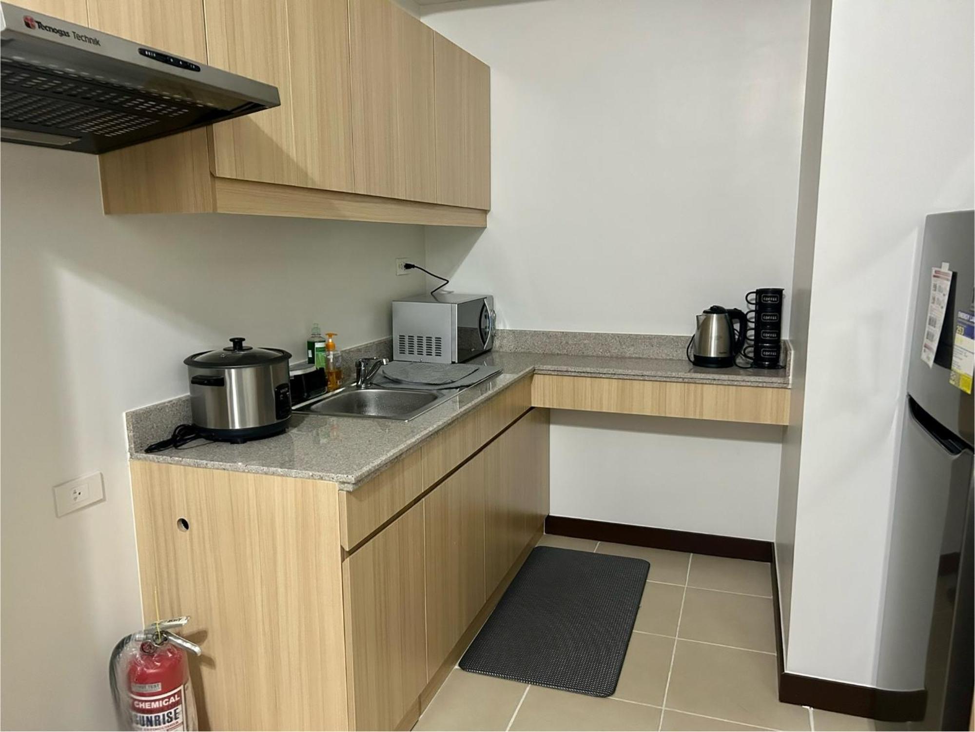 The Atherton Paranaque City Экстерьер фото