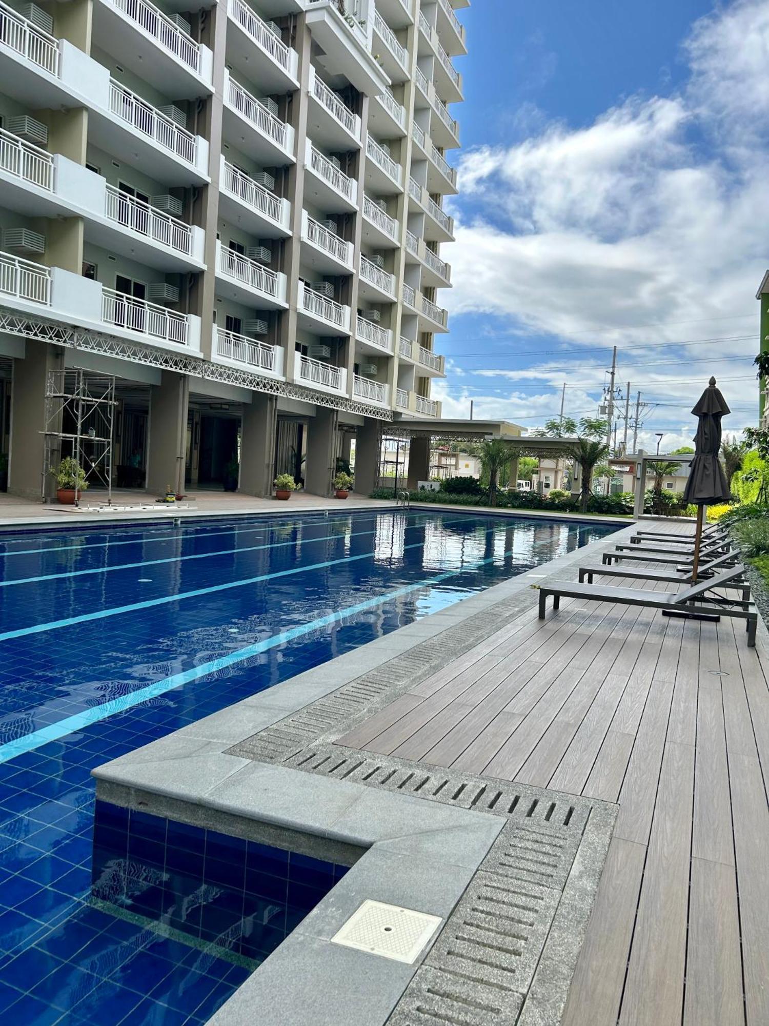 The Atherton Paranaque City Экстерьер фото