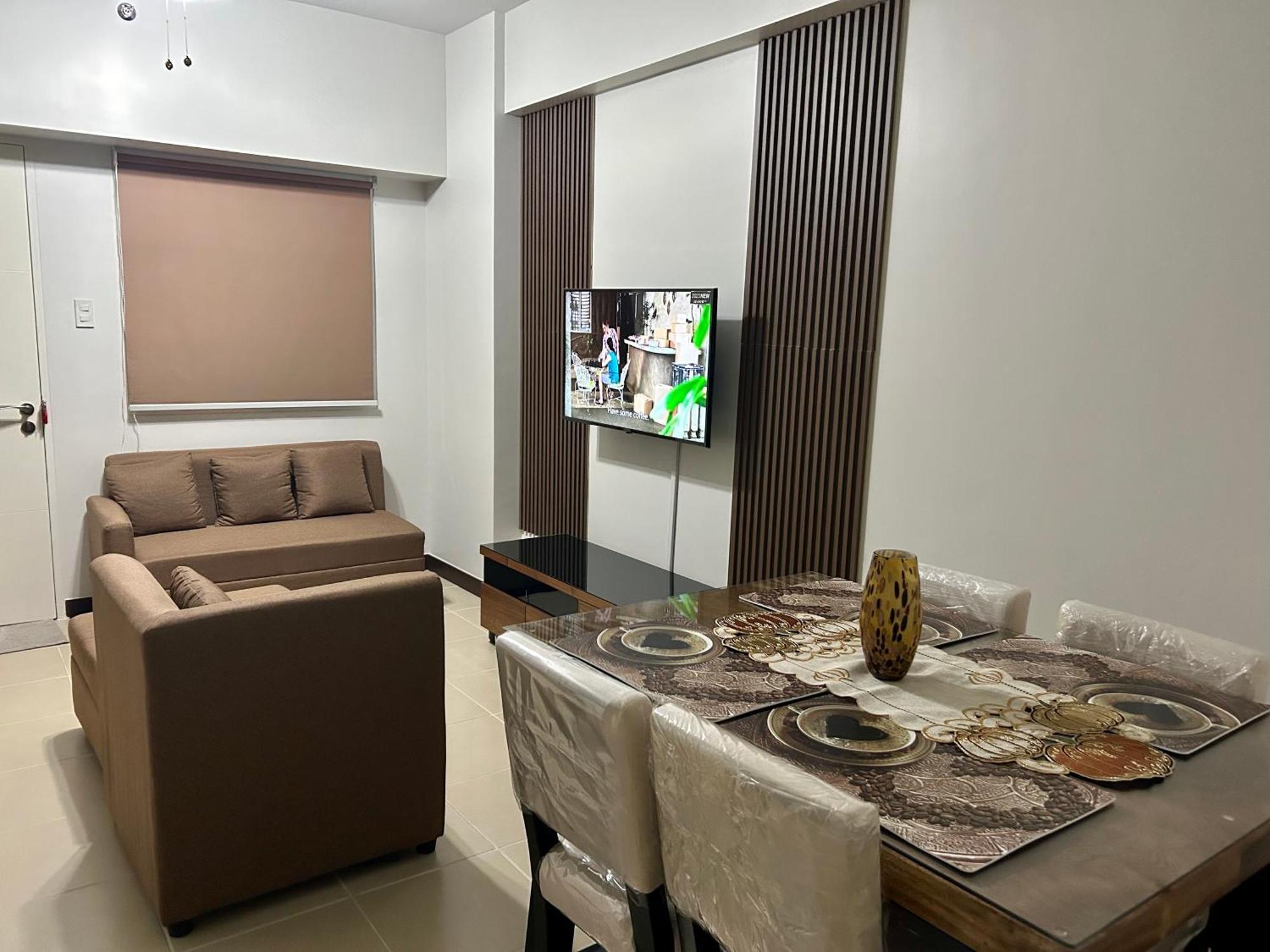 The Atherton Paranaque City Экстерьер фото
